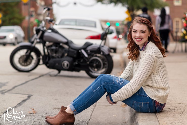 Fall Senior Pictures in Downtown Grapevine